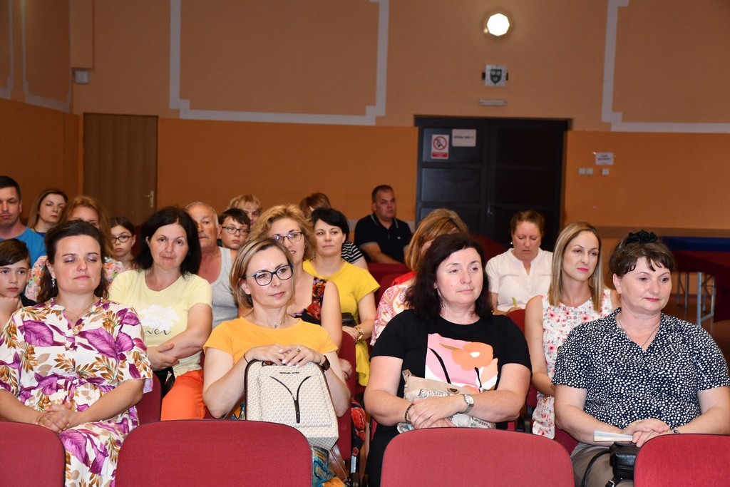 PRIJEM UČENIKA Učenici Osnovne škole Belica, sudionici županijskih i državnih natjecanja, na prijemu kod načelnika Taradija PRIJEM UČENIKA Učenici Osnovne škole Belica, sudionici županijskih i državnih natjecanja, na prijemu kod načelnika Taradija
