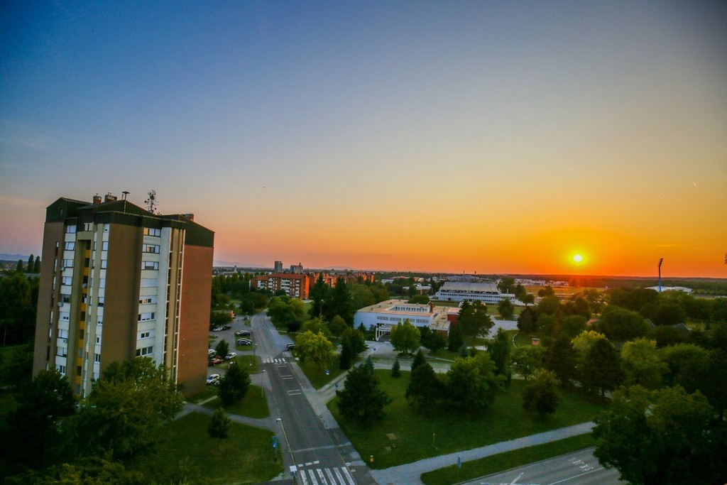 Šetnja gradom uz čarobne efekte zlatnog sata