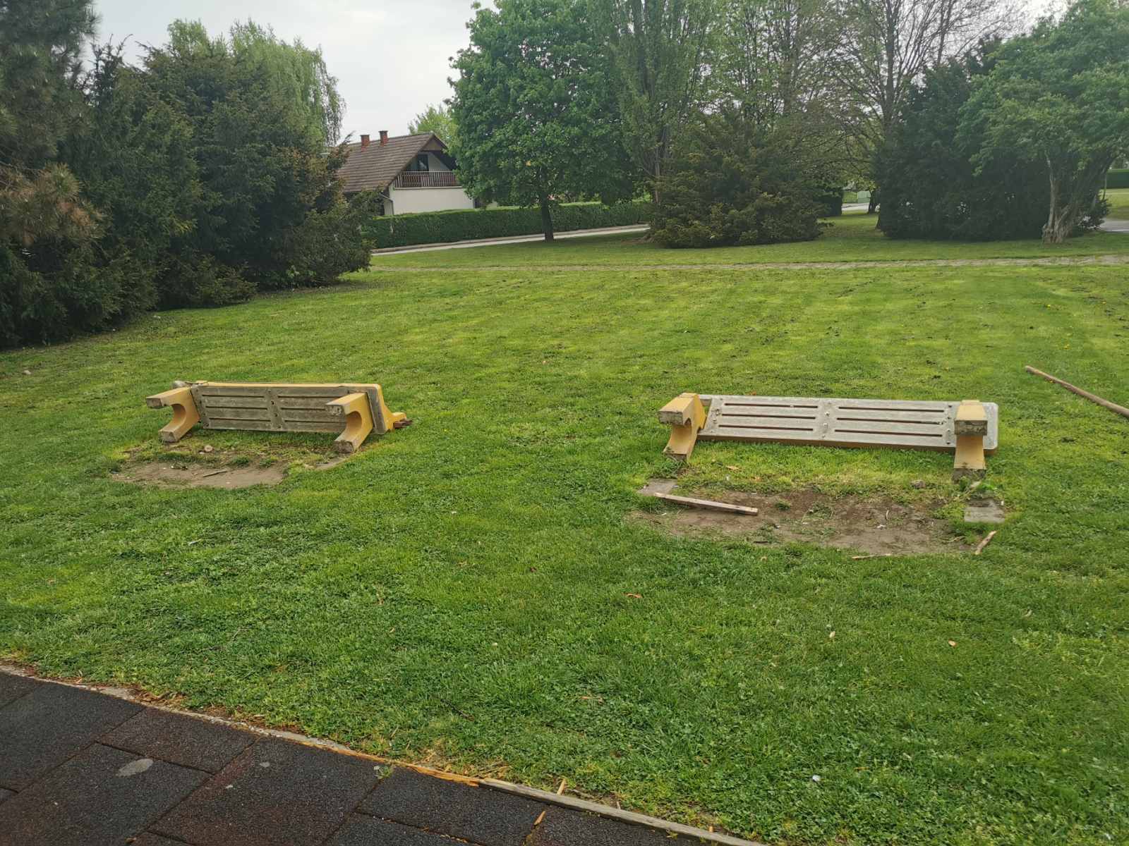 Vandalski prizori na dječjem igralištu kod II. Osnovne škole Čakovec