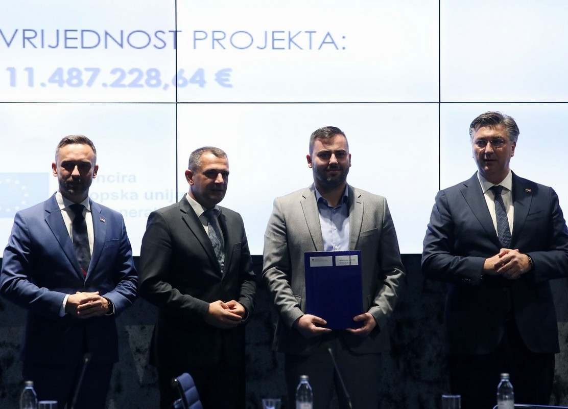 Matija Posavec, Nikola Novak, centar za starije osobe Matija Posavec, Nikola Novak, centar za starije osobe