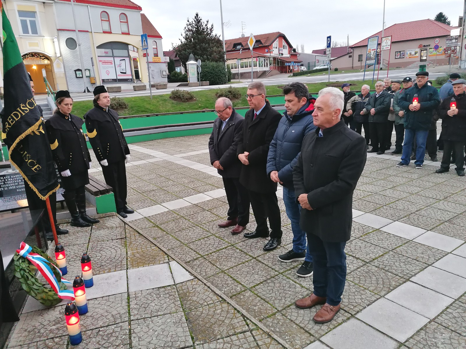 Susret s rudarima: Položen vijenac i zapaljene svijeće za sve poginule i preminule rudare