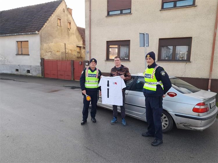 Policija nagradila vozače