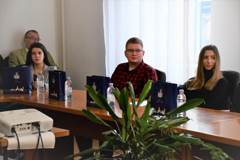 ULAGANJE U OBRAZOVANJE U Gradu Čakovcu potpisano novih stotinu ugovora o stipendiranju studenata