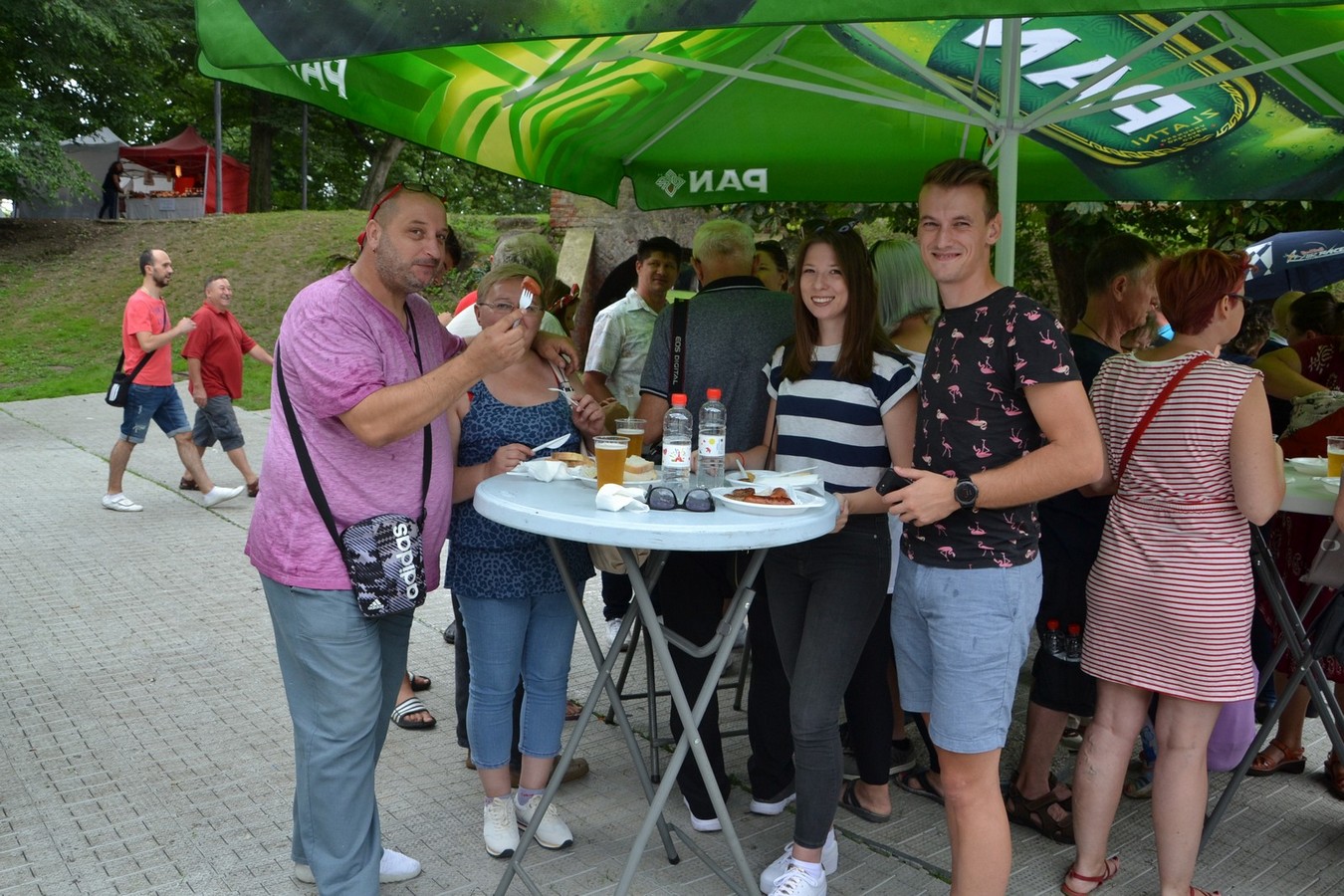 U jezeru Staroga Grada posjetitelji uživali u besplatnom ručku