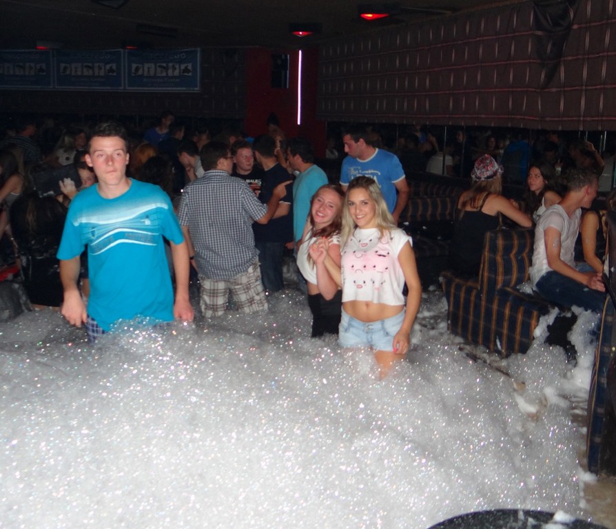 slika0088361567 Pjena party u Šampionu (Subota, 16.8.2014.)