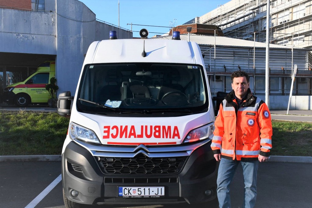 DANIEL VINKO Profesionalni vozač/medicinski tehničar uspješno upravlja sanitetskim prijevozom Međimurja DANIEL VINKO Profesionalni vozač/medicinski tehničar uspješno upravlja sanitetskim prijevozom Međimurja