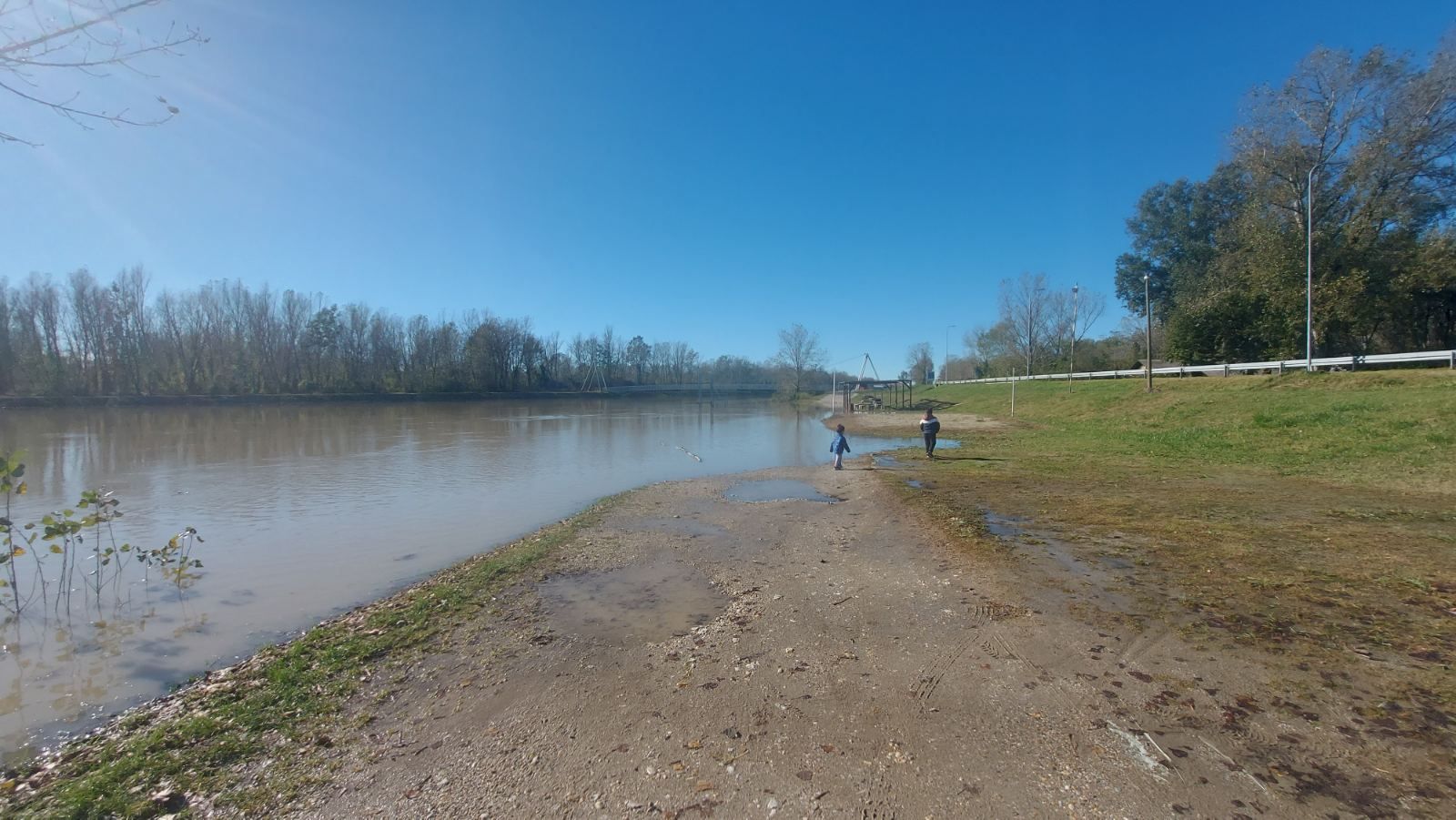 FOTO Drava uz Donju Dubravu izašla iz korita