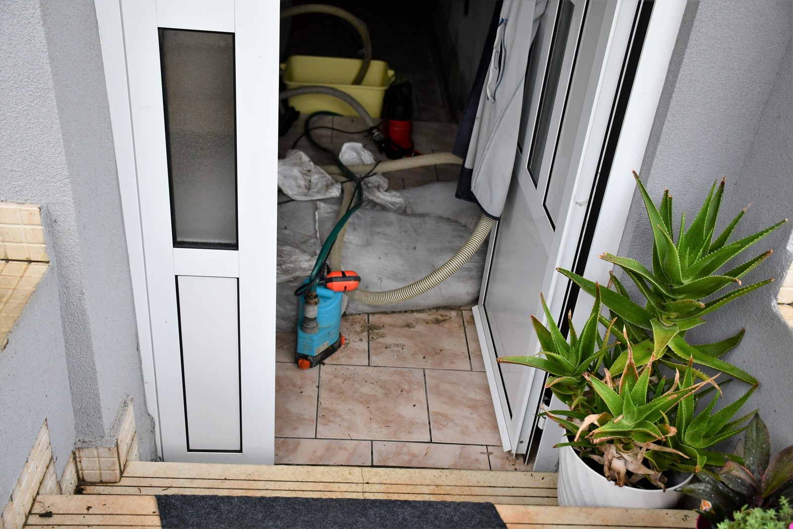 FOTO Posjetili smo mještane Macinca: ‘Ostali smo budni dugo u noći, i danas čistimo od jutra’