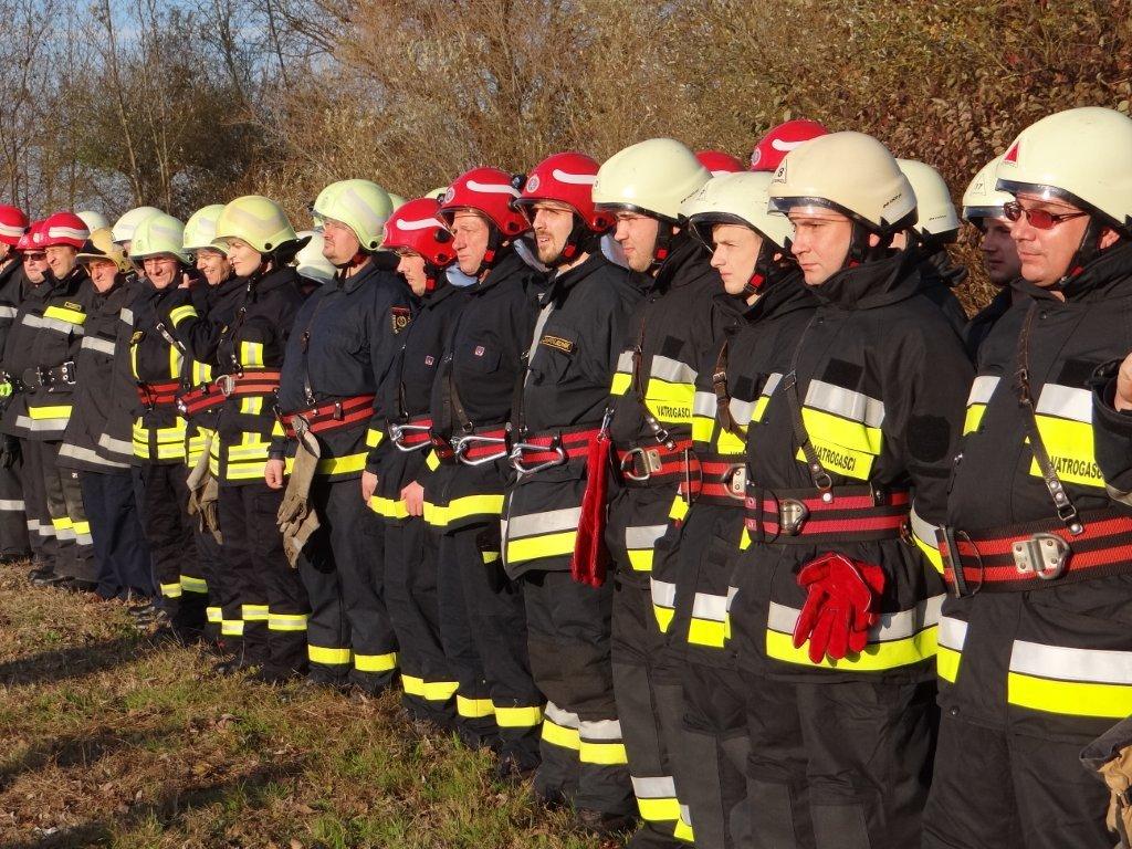 Vatrogasna vježba na obali Mičigen jezera