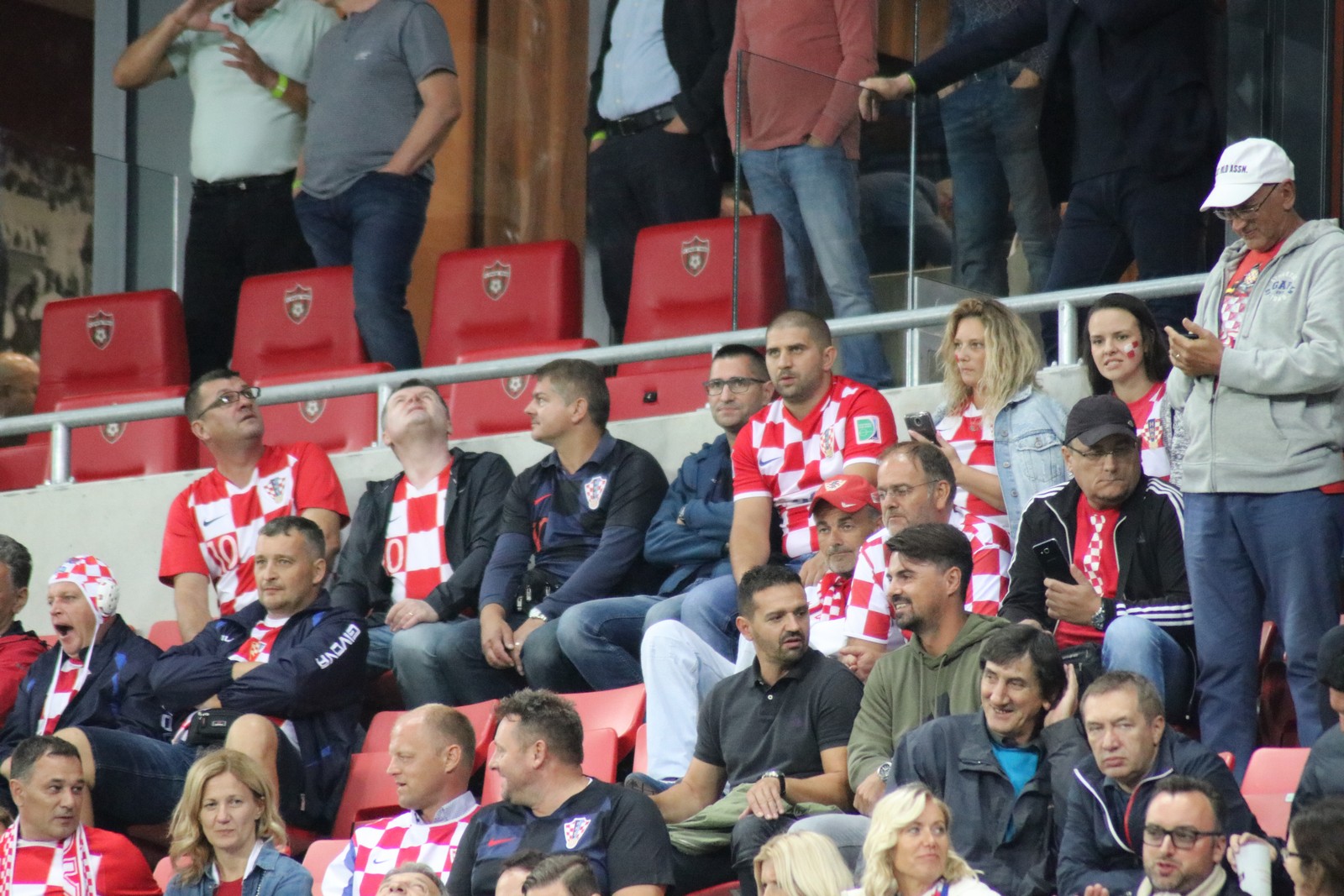 Image 3833579 (auto) Image 3833579 (auto)