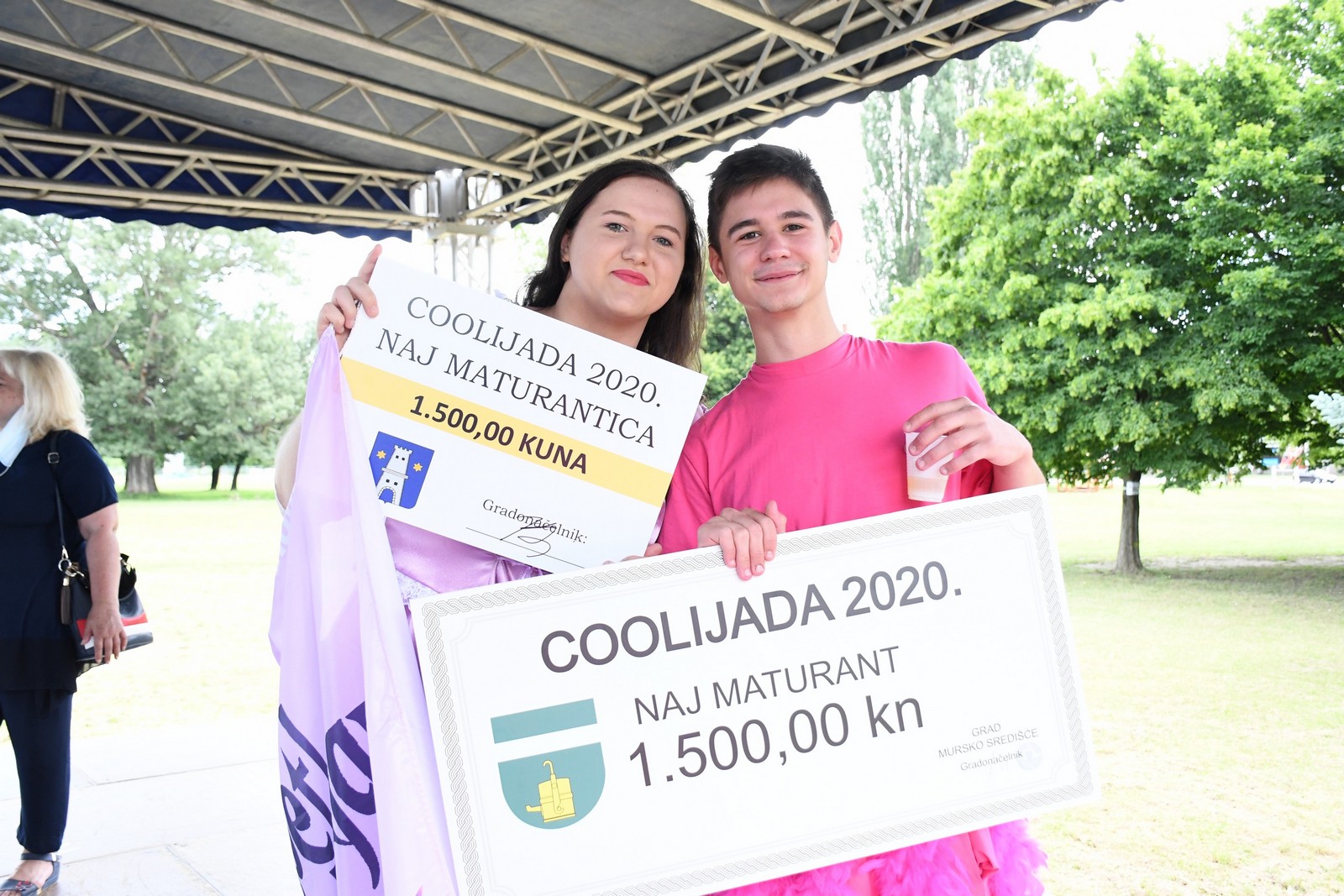 FOTO Povorka protutnjala gradom, maturanti s osmjehom dočekali kraj srednje škole!