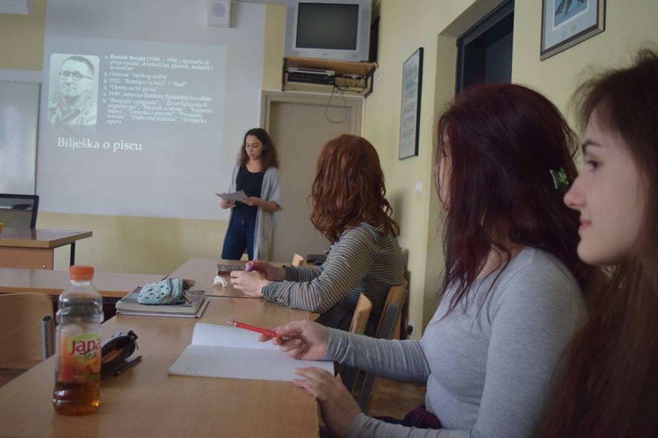 1790399999379406409029446946326