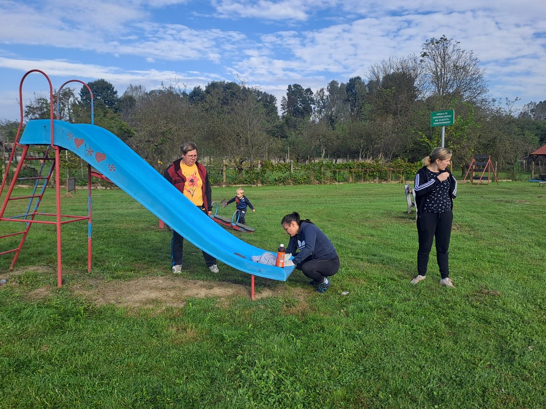 DONJI MIHALJEVEC Mještani ujedinjeni u sadnji drveća i bojanju igrala