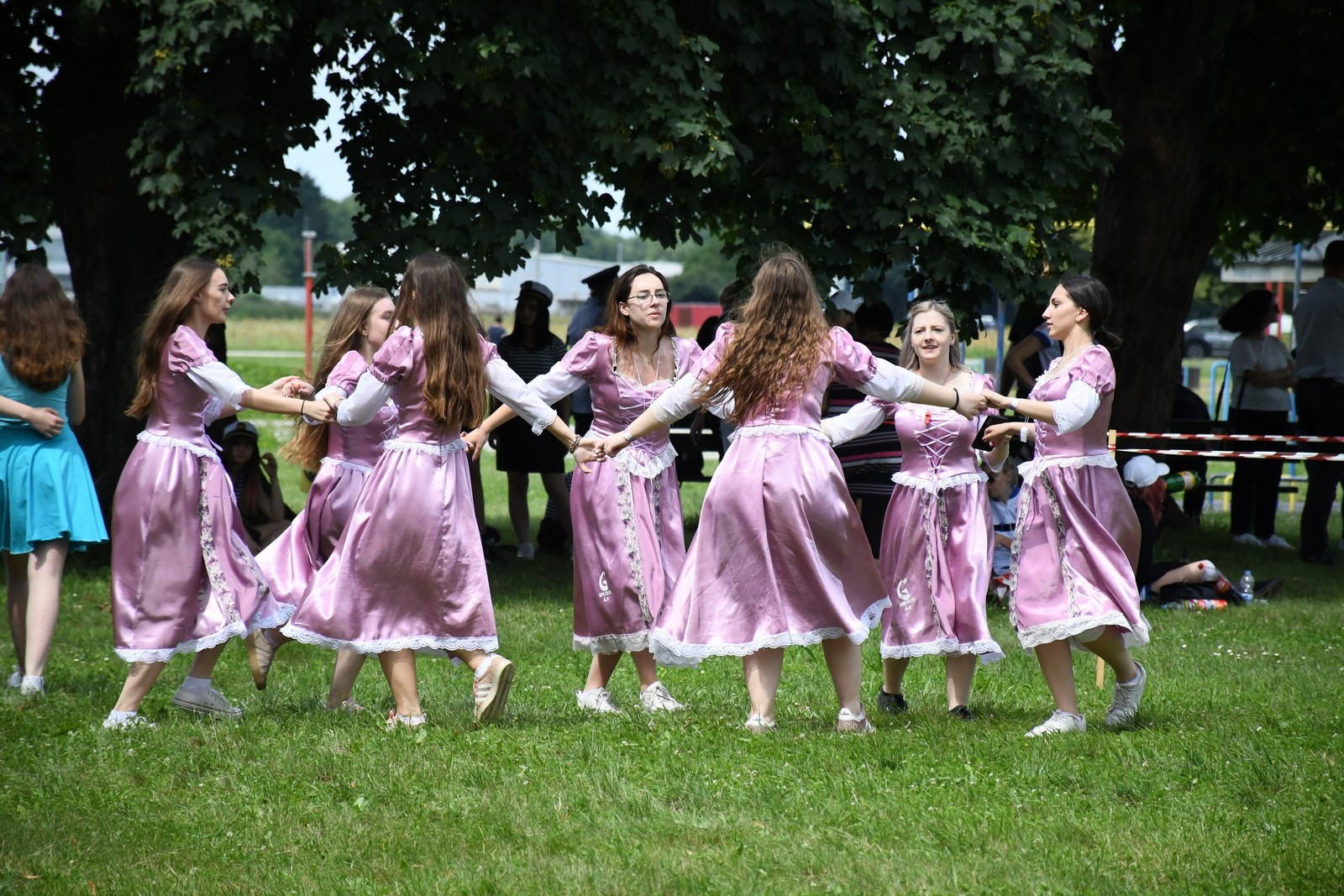FOTO Povorka protutnjala gradom, maturanti s osmjehom dočekali kraj srednje škole!