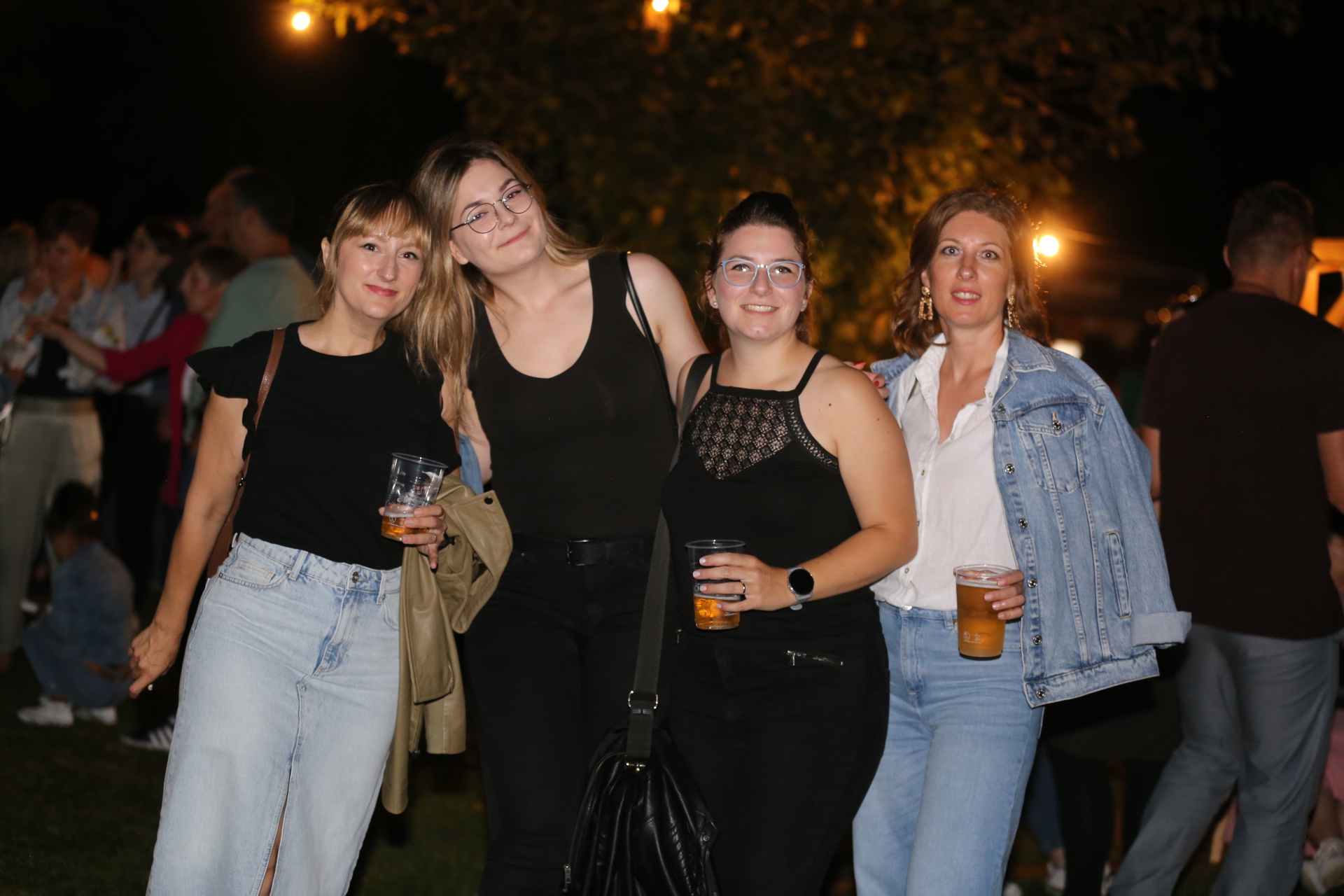 FOTO I VIDEO Vesna Pisarović na Marini Prelog rasplesala mnogobrojne posjetitelje i uveličala prvu večer Festivala balona