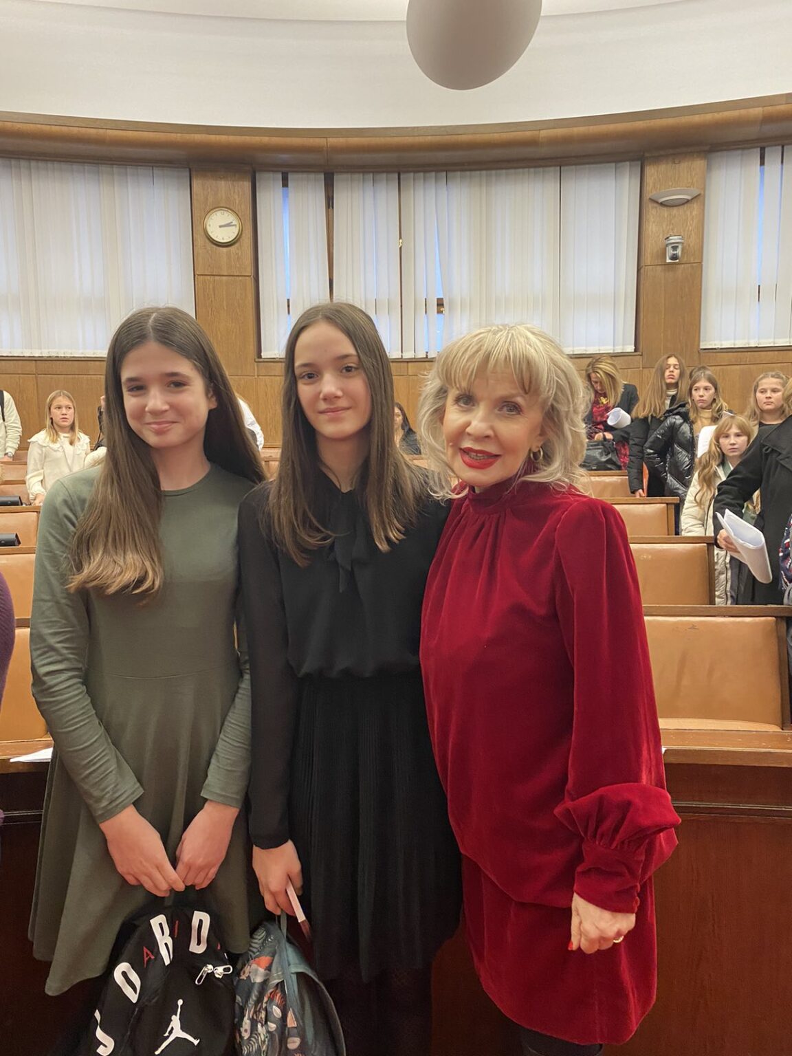 DJEČJE FORUMAŠICE Nola Grošević i Marta Lisjak u Hrvatskom saboru održale govor o mentalnom zdravlju