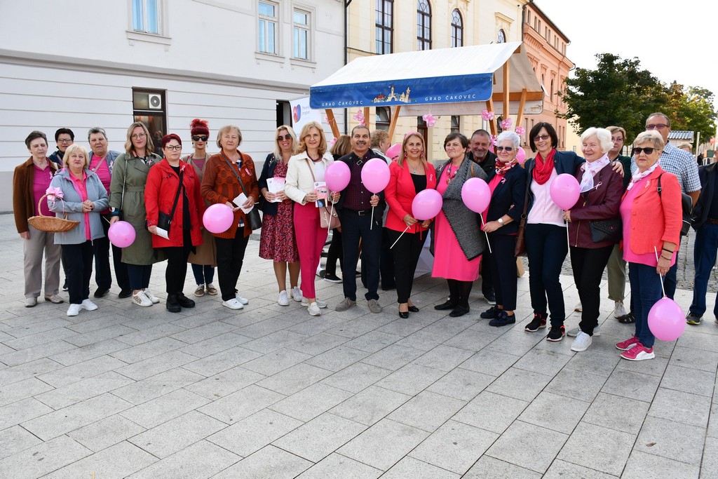 DAN RUŽIČASTE VRPCE Subotnje prijepodne u središtu Čakovca obasjano ružičastim tonovima