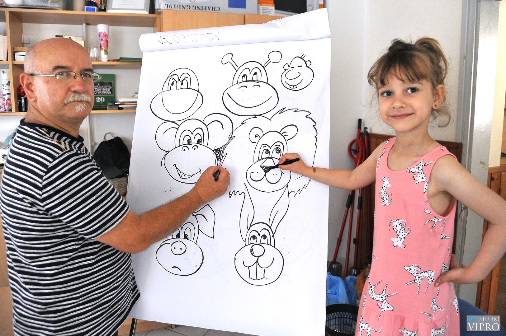 U Malom Mihaljevcu predstavljen prvi broj ‘Zlatne smolige’, humorističko-satiričkog lista