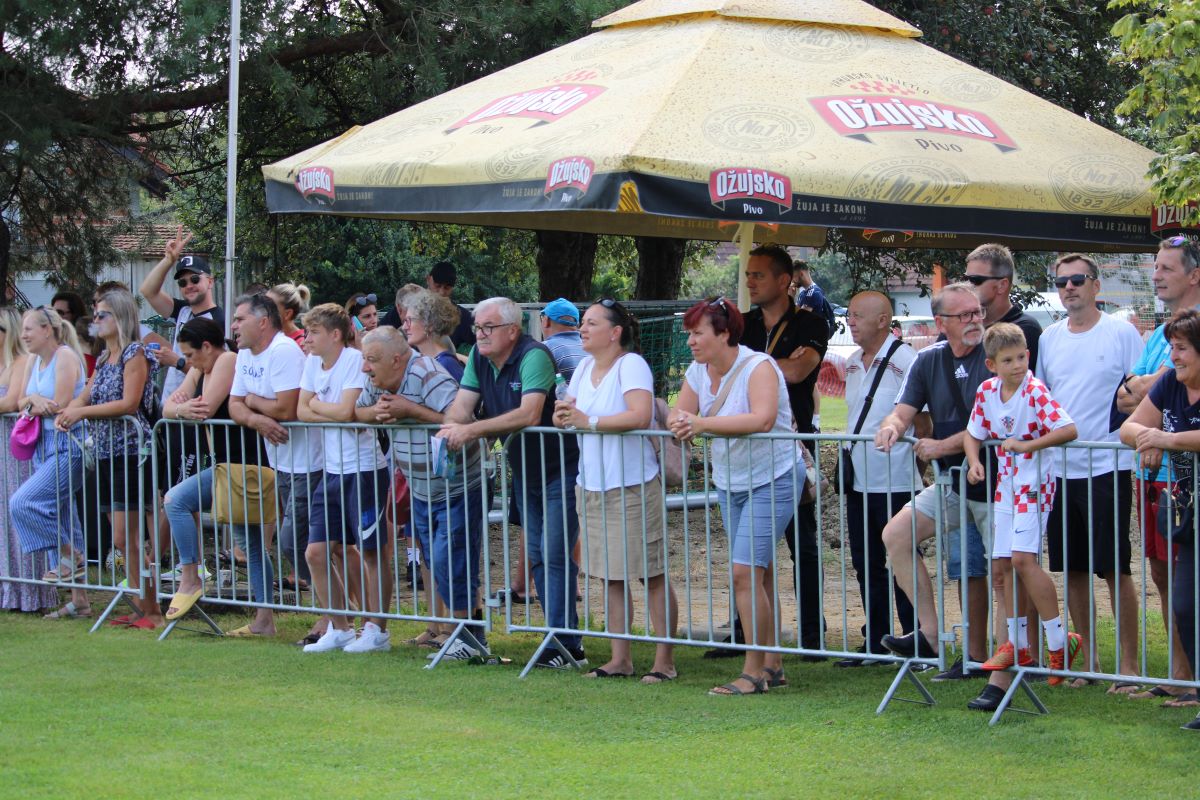 FOTO Prvi dan turnira ‘Međimurca U-14’ oduševio mnogobrojnu publiku, ali i igrače!
