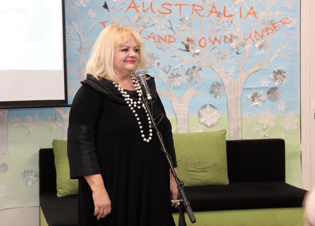 Veleposlanica Australije Elizabeth Petrovic u posjetu ETŠ Čakovec donirala mobilnu učionicu!
