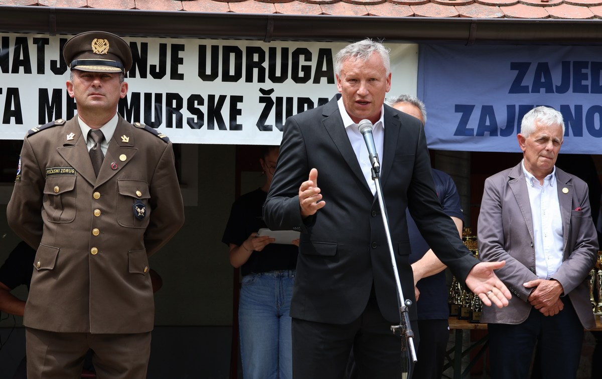 SVETI MARTIN NA MURI Održano sportsko natjecanje dragovoljaca i veterana te susreti djece i unuka hrvatskih branitelja