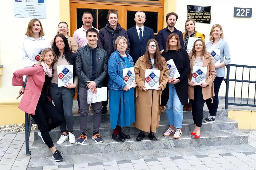 foto_MEV_podjela_diploma_turisticki_vodici (1)-20240327 (1)