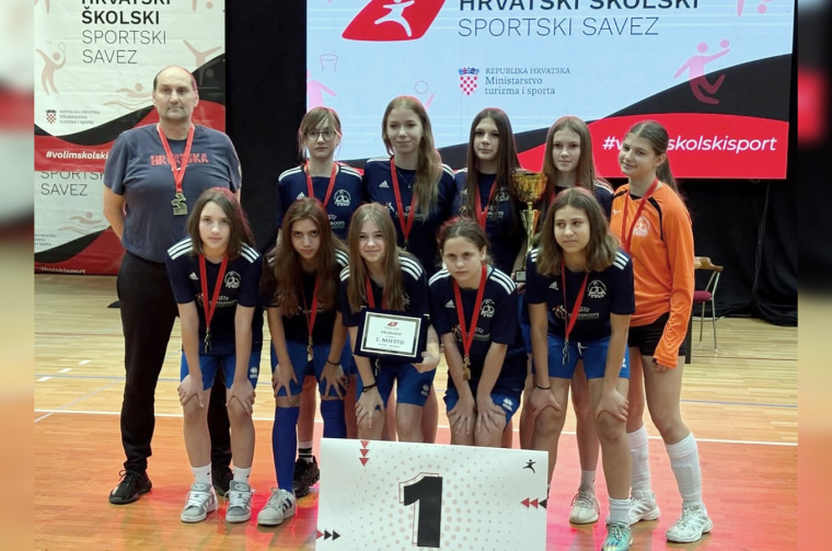 futsal.jpg futsal.jpg