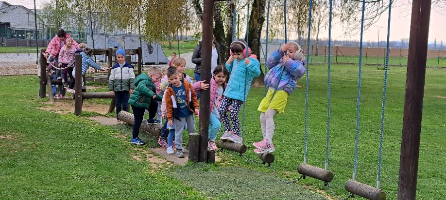 DV cvrčak PO stonoga