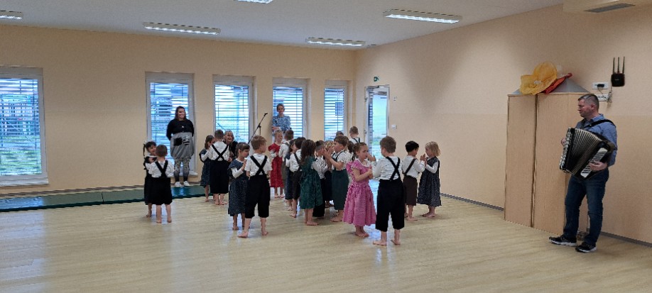 DV cvrčak PO stonoga