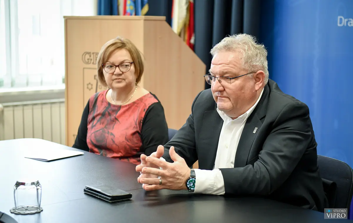 grad prelog, prijem za predstavnike javnih službi (3) grad prelog, prijem za predstavnike javnih službi (3)