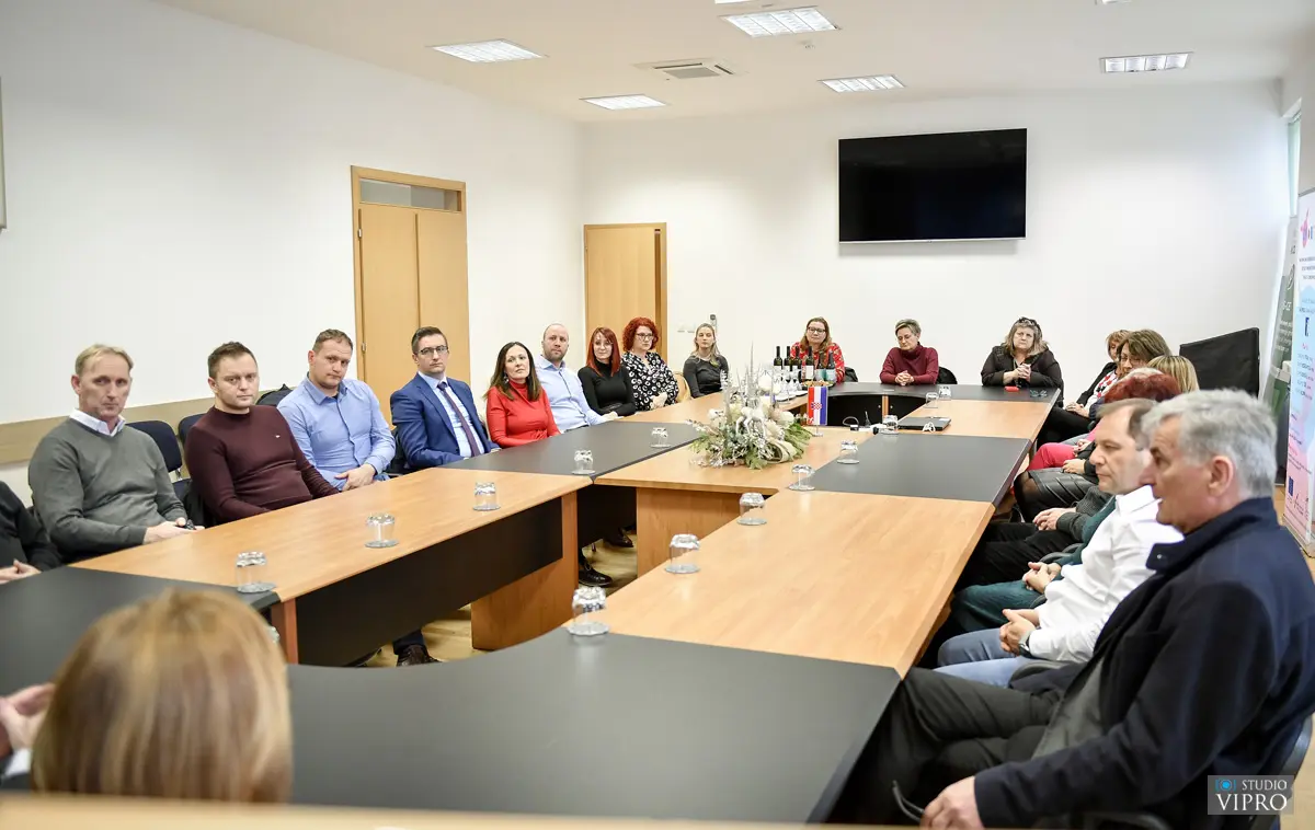 grad prelog, prijem za predstavnike javnih službi (5) grad prelog, prijem za predstavnike javnih službi (5)