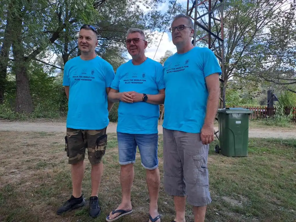 hod uz muru (5) hod uz muru (5)