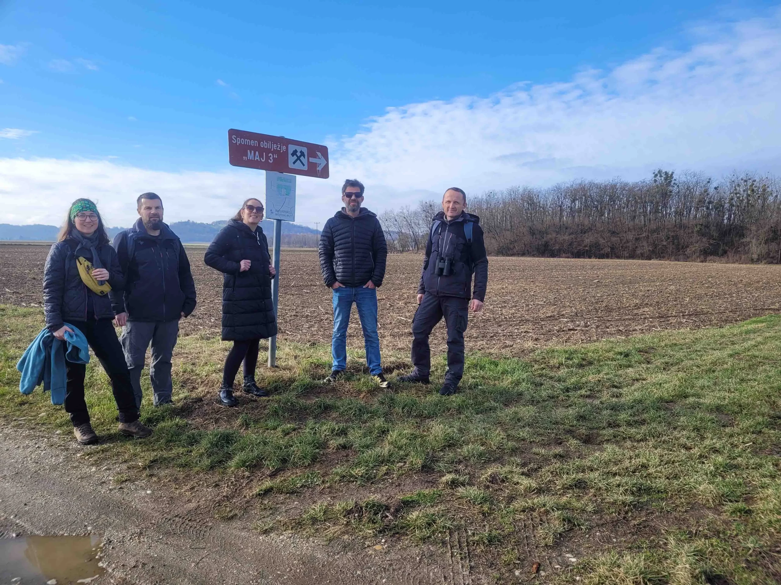 hodnja uz muru (3) hodnja uz muru (3)