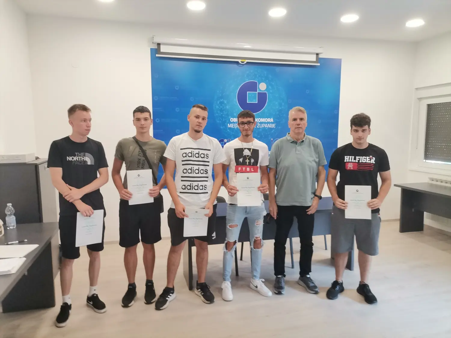 hrvatska obrtnička komora,podjela svjedodžbi (7)
