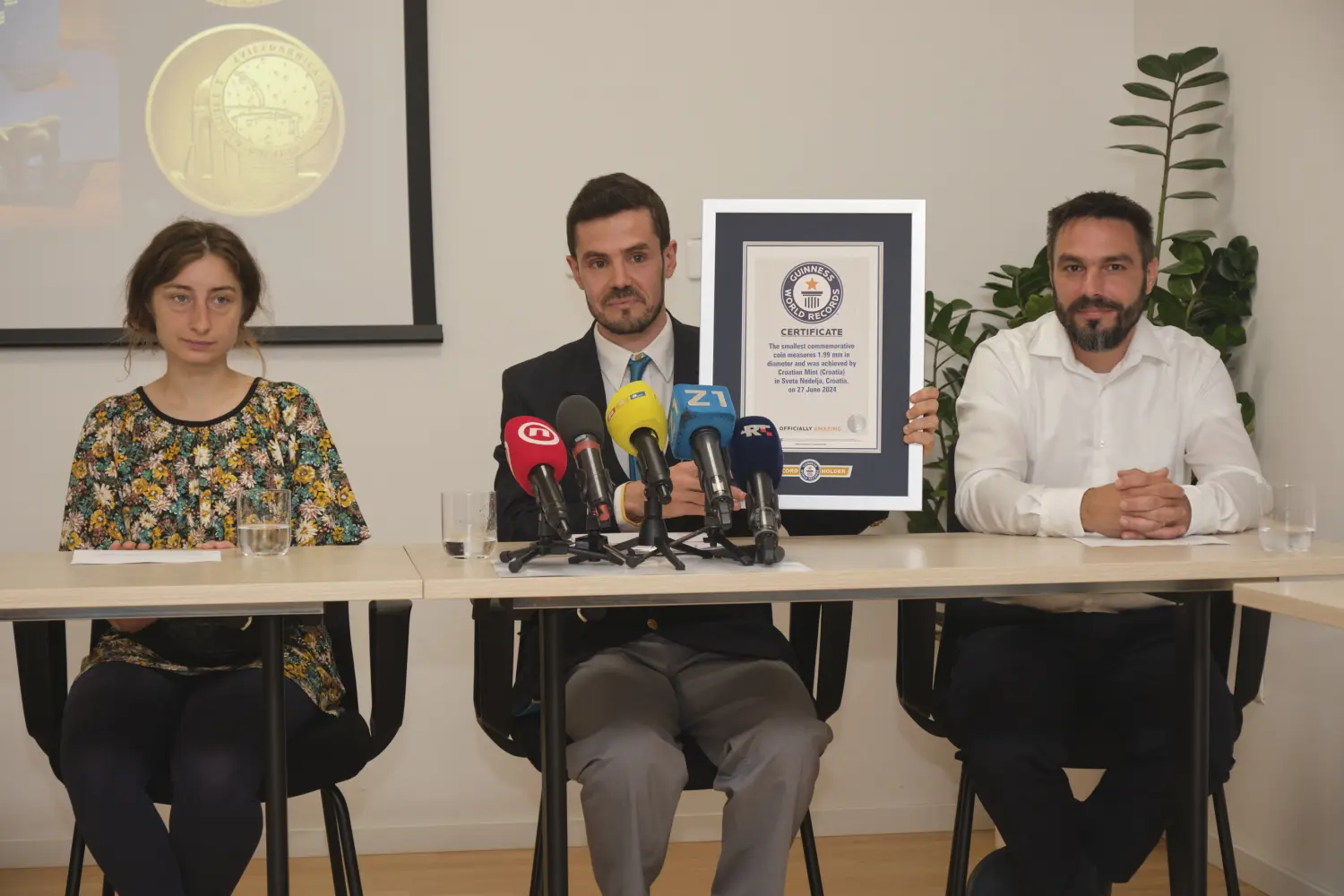 hum,najmanji zlatnik,kovanica (10)