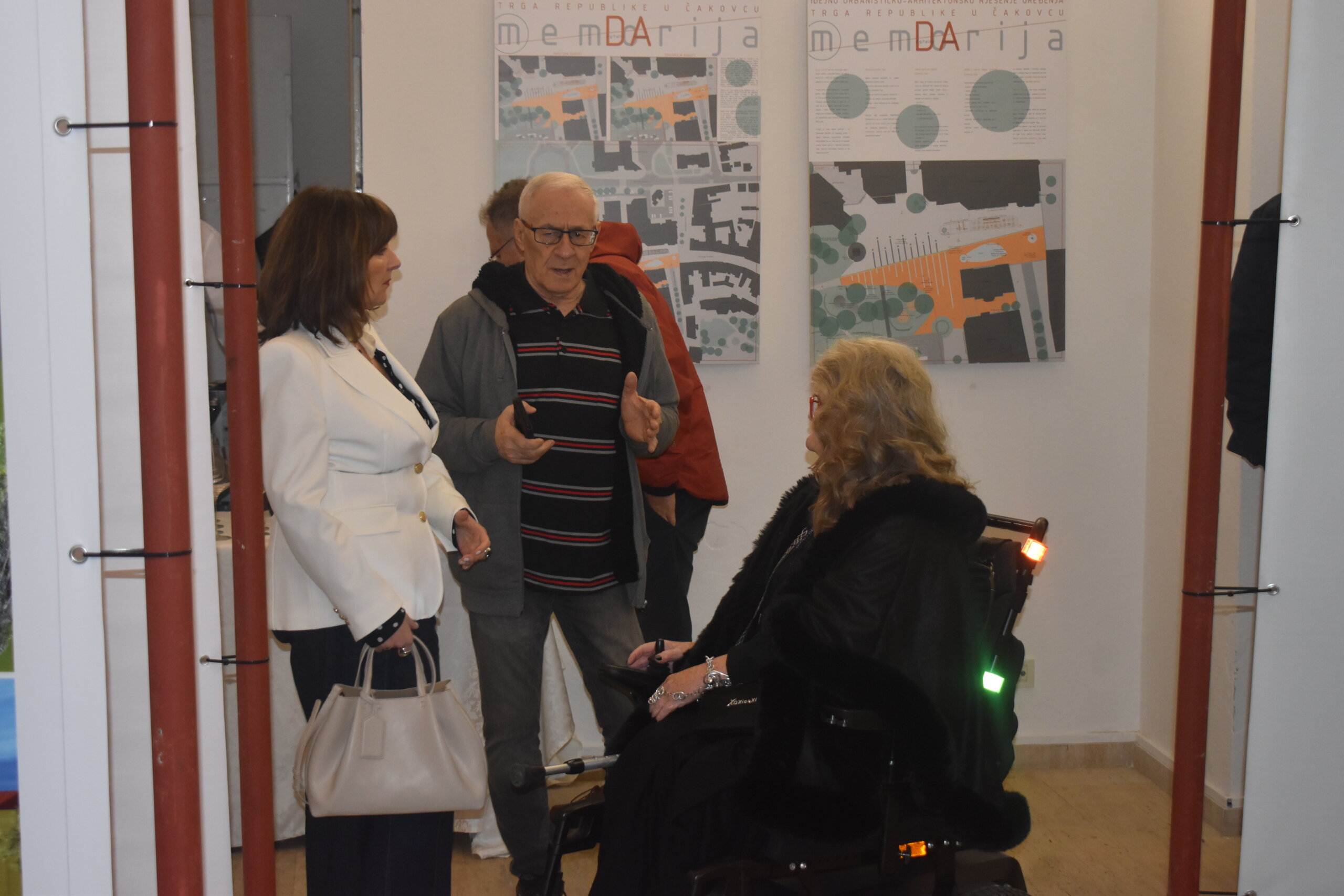 izložba bojan perhoč (8) izložba bojan perhoč (8)