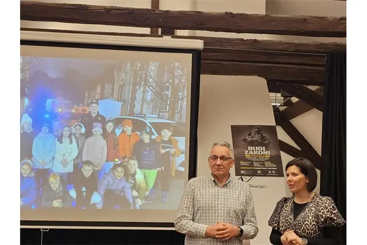 izložba budi zakon, budi policajac (1) izložba budi zakon, budi policajac (1)