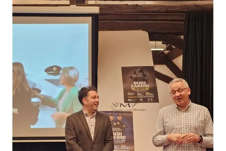 izložba budi zakon, budi policajac (3) izložba budi zakon, budi policajac (3)