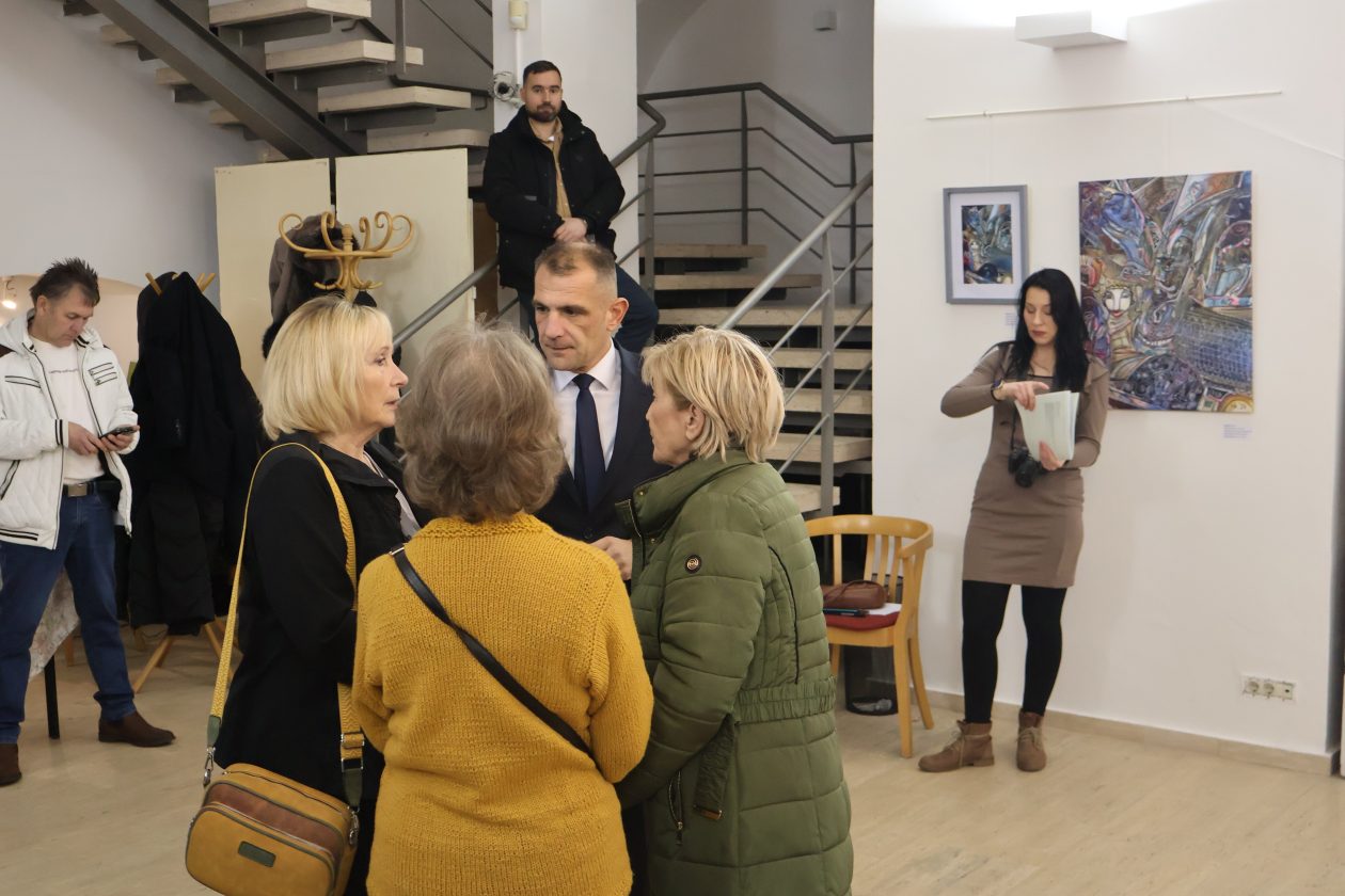 izlozba krizan (13) izlozba krizan (13)