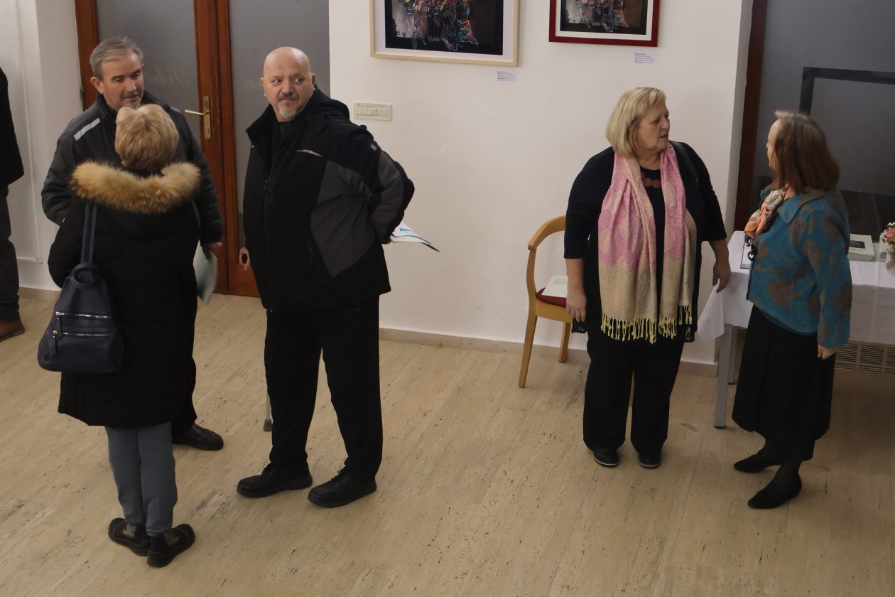 izlozba krizan (25) izlozba krizan (25)