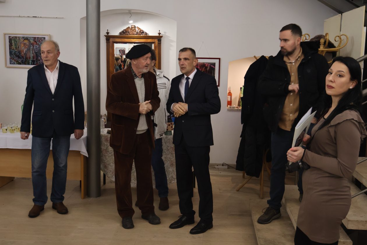 izlozba krizan (6) izlozba krizan (6)