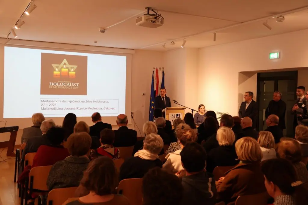 izložba o dvama transportima,riznica međimurja,holokaust (30)