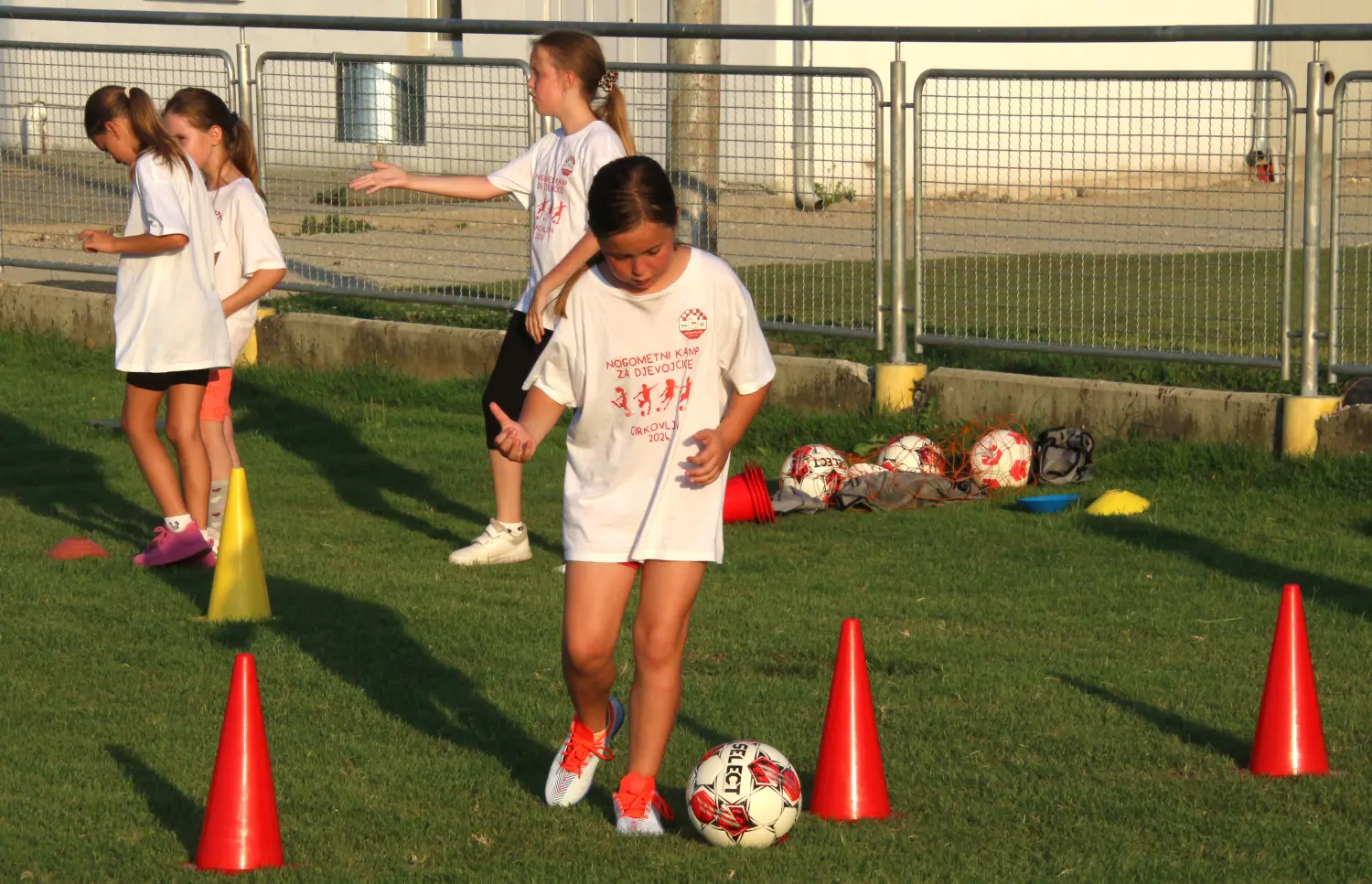 kamp za djevojčice,cirkovljan (1) kamp za djevojčice,cirkovljan (1)