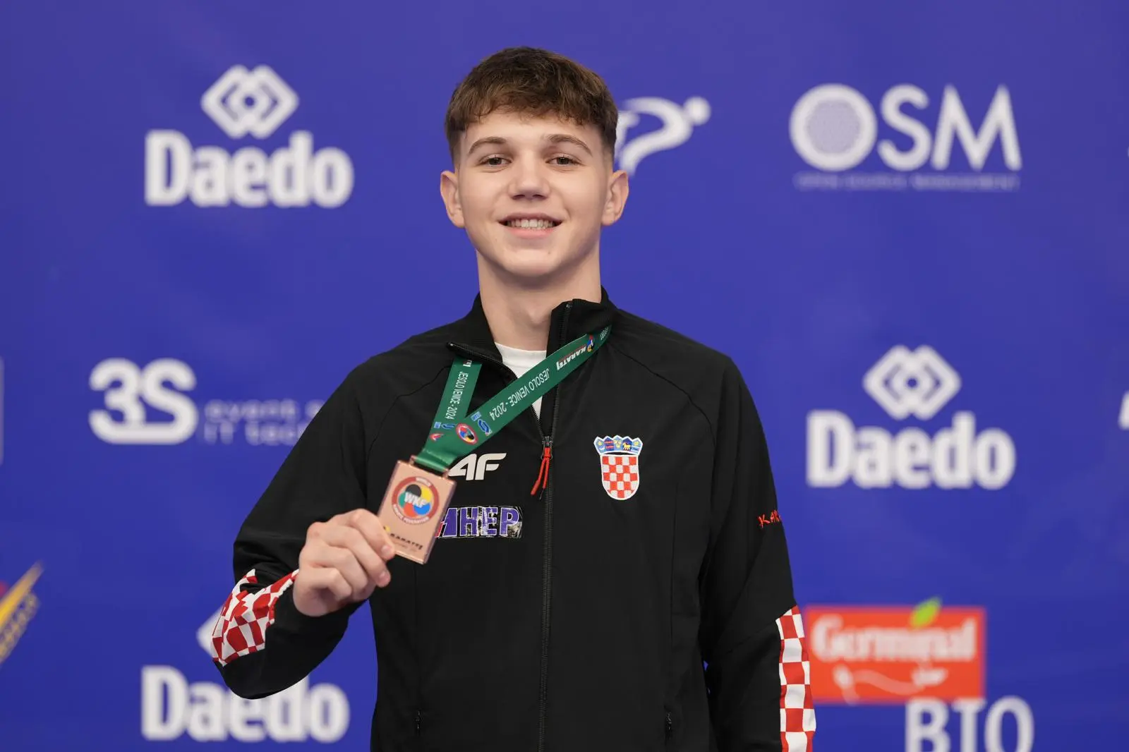 kk globus (8) kk globus (8)