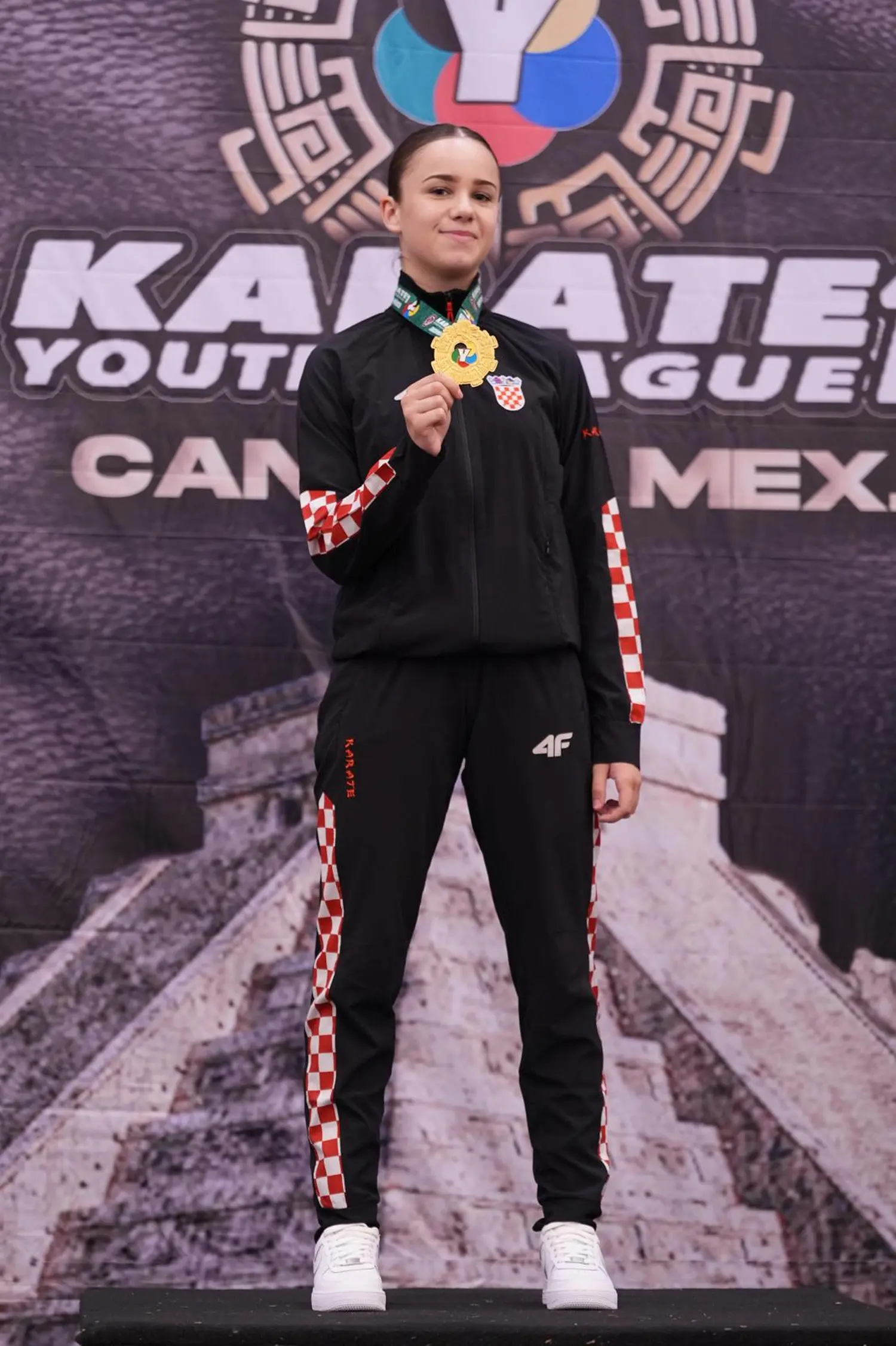 kk globus,karate (4) kk globus,karate (4)