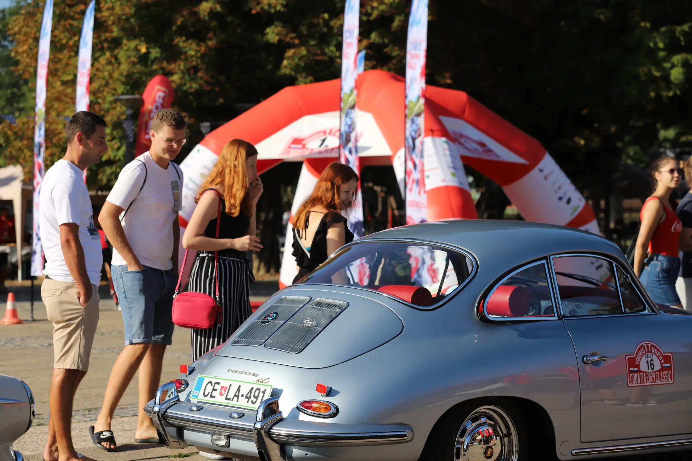 klasični automobili (15) klasični automobili (15)