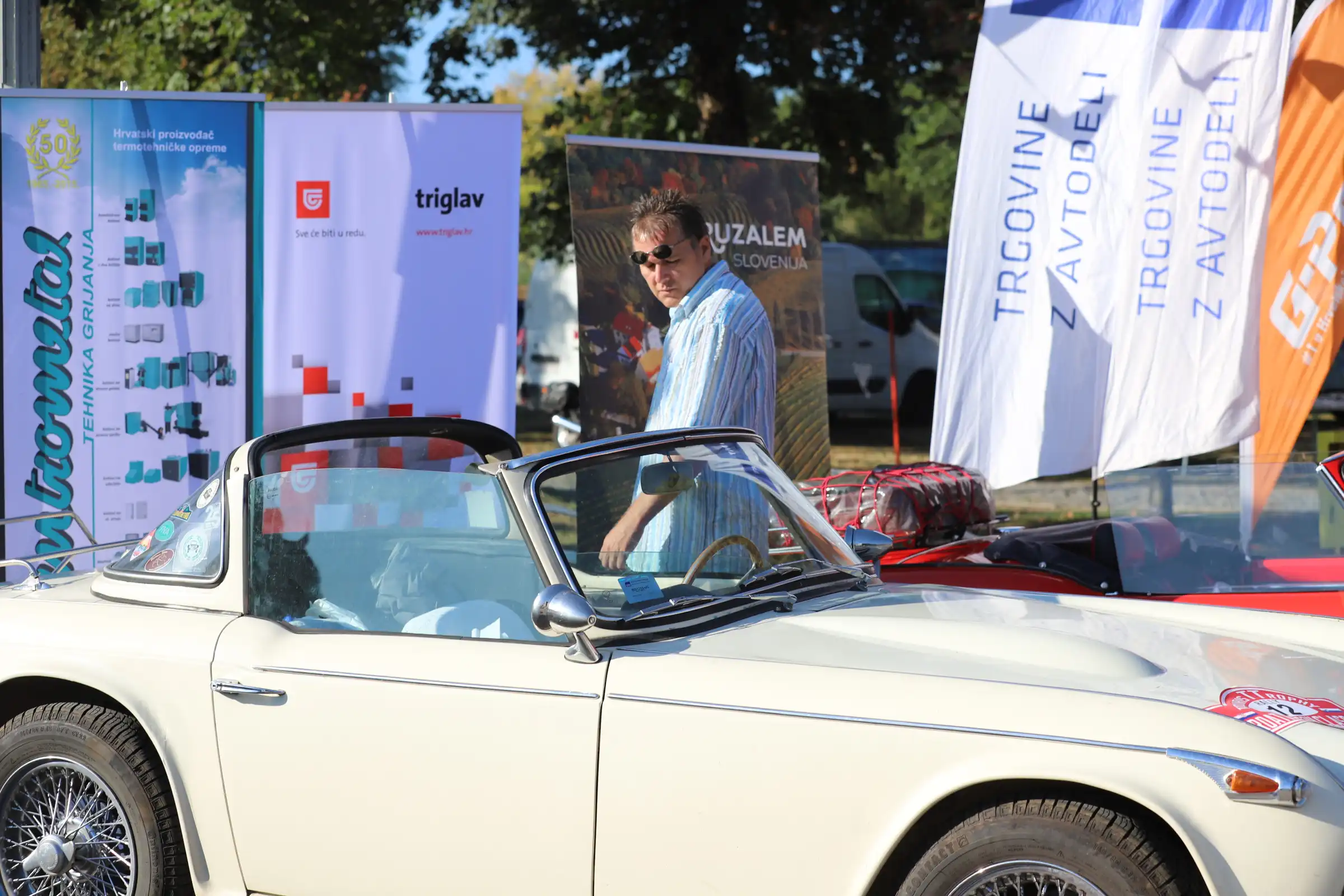 klasični automobili (2) klasični automobili (2)