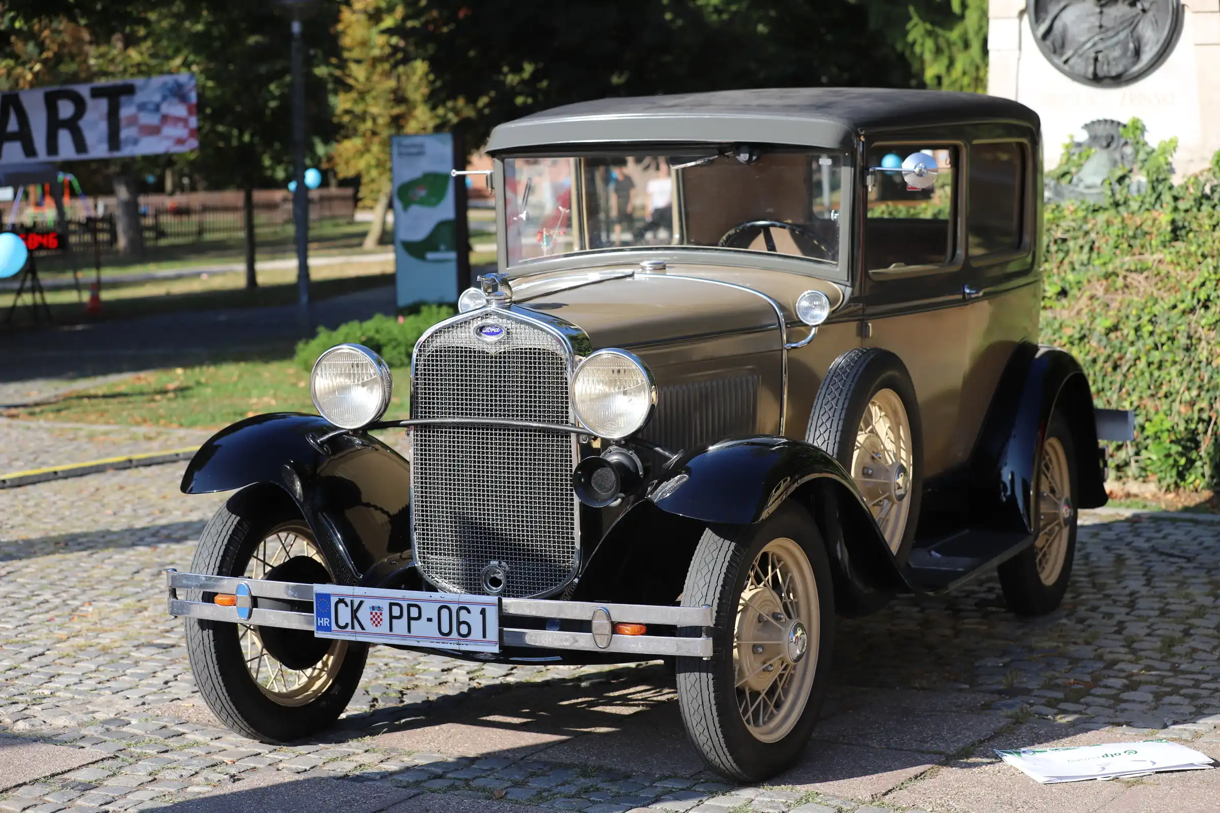 klasični automobili (5) klasični automobili (5)