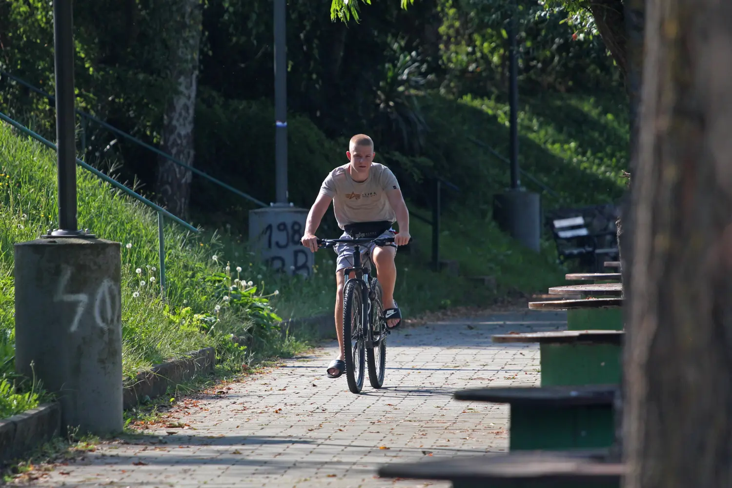 klikom uz muru 18.18 (18) klikom uz muru 18.18 (18)