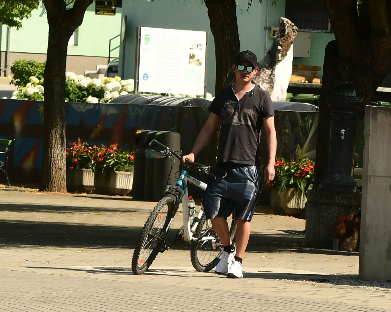 klikom uz muru 22.6.2025 (22) klikom uz muru 22.6.2025 (22)